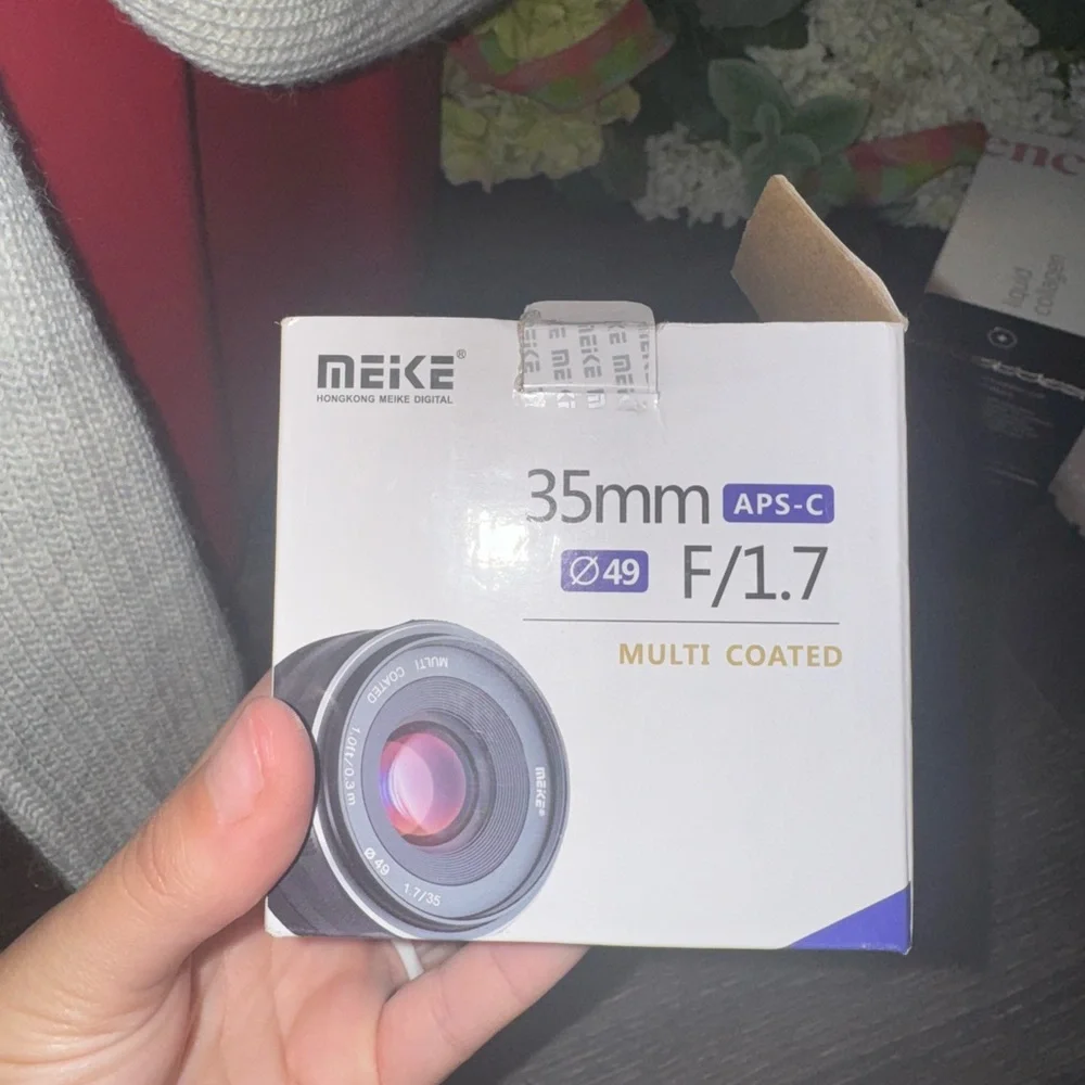 Meike 35mm F/1.7 APS-C Lens
